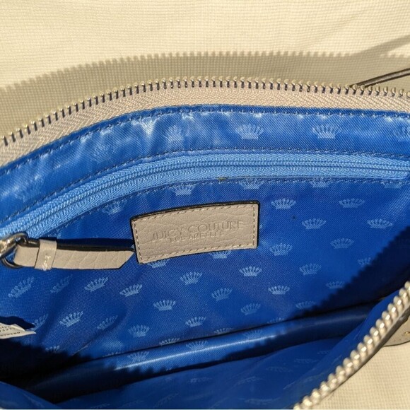 JUICY COUTURE GRAY AUDRINA SHOULDER BAG WRISTLET WITH TRI-COLOR STUDS. - Picture 5 of 8